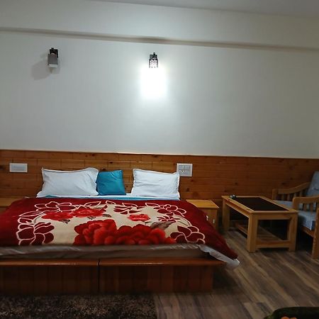 Shangri-La Rooms & Restaurant Kasol Eksteriør billede