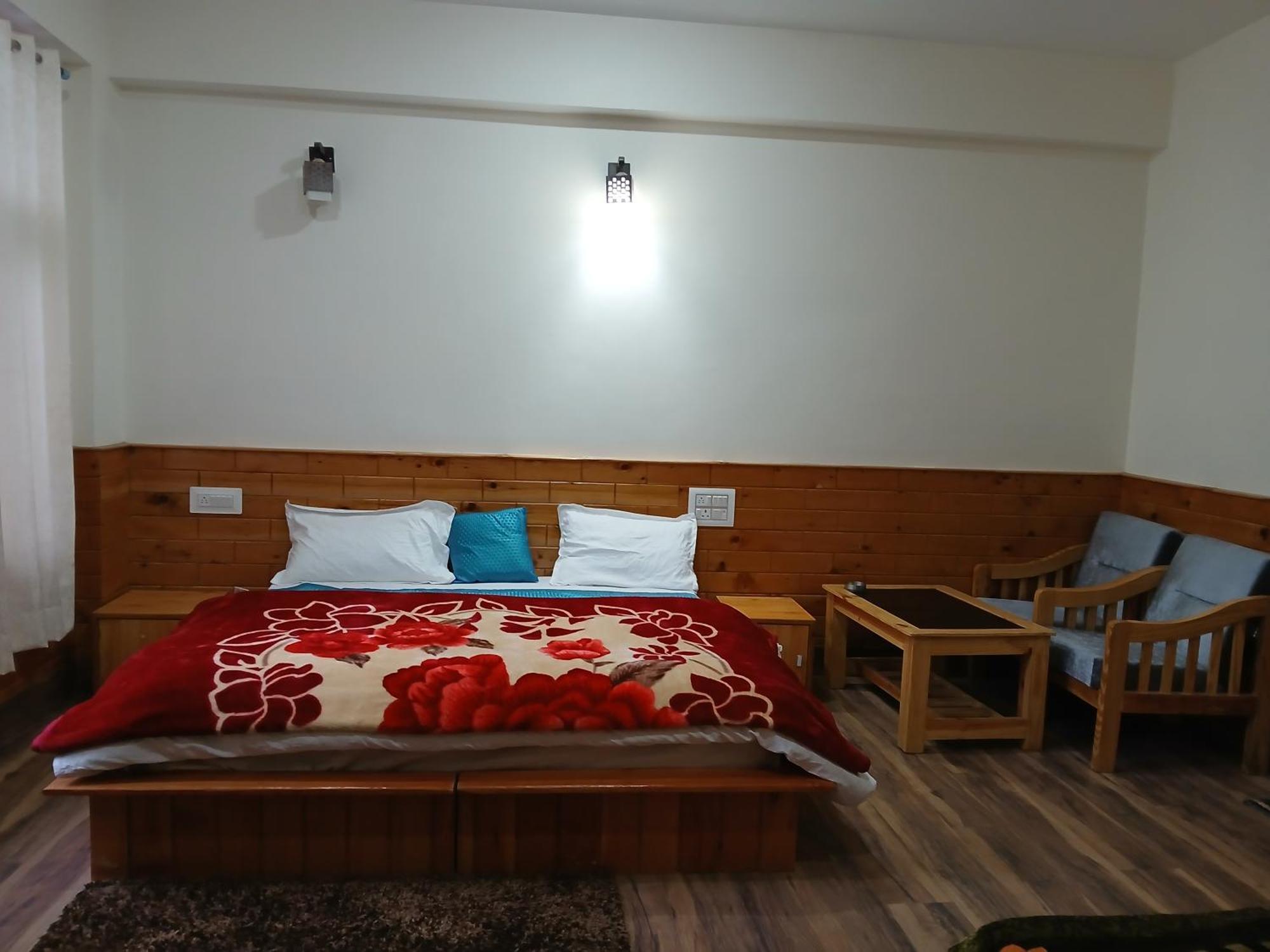 Shangri-La Rooms & Restaurant Kasol Eksteriør billede