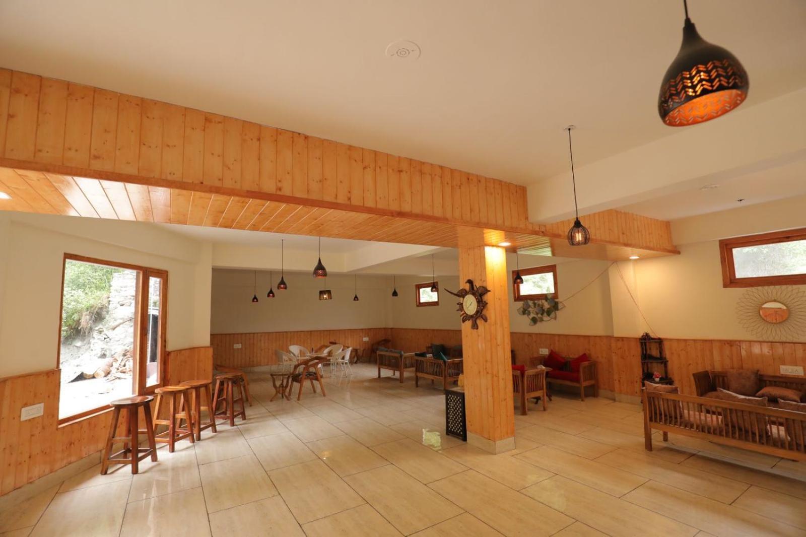 Shangri-La Rooms & Restaurant Kasol Eksteriør billede